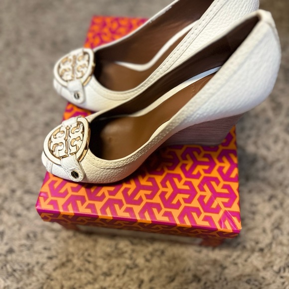 TORY BURCH  AMANDA HIGH OPEN TOE WEDGE - Picture 2 of 3